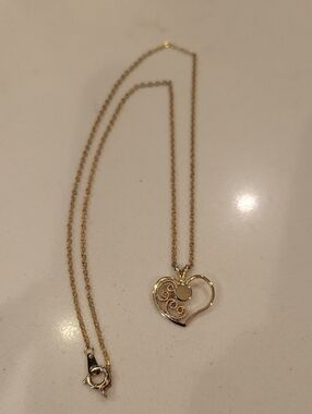Vintage Gold Heart Pendant Necklace - Elegant Filigree Design